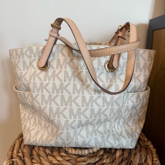 MICHAEL Michael Kors Jet Set Travel Tote Bag Ivory signature PVC - Picture 4 of 10